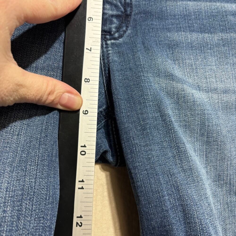 Chico's So Slimming Straight Leg Jeans Size 0.5 (US 6) Medium Wash Stretch Denim - Picture 6 of 10